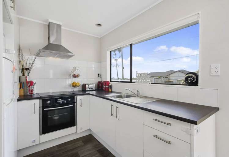 65 Simpson Rd 1774_1