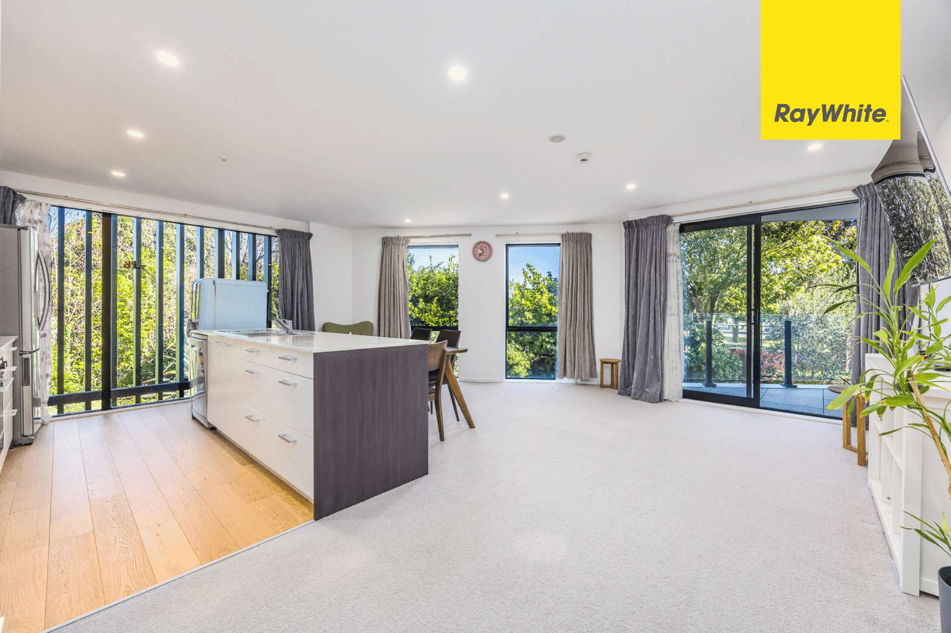 52/8 Thompson Park Road Mount Wellington_0