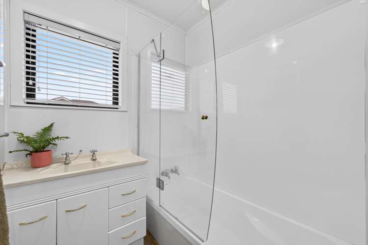 720 Te Atatu Road Te Atatu Peninsula_11