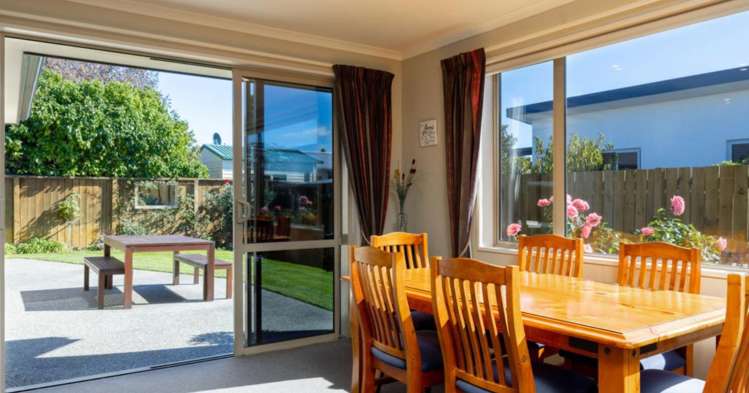 21 Hilton Place Burleigh_10