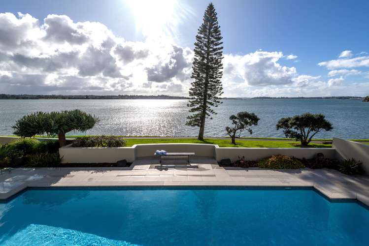 70 Bramley Drive Farm Cove_5