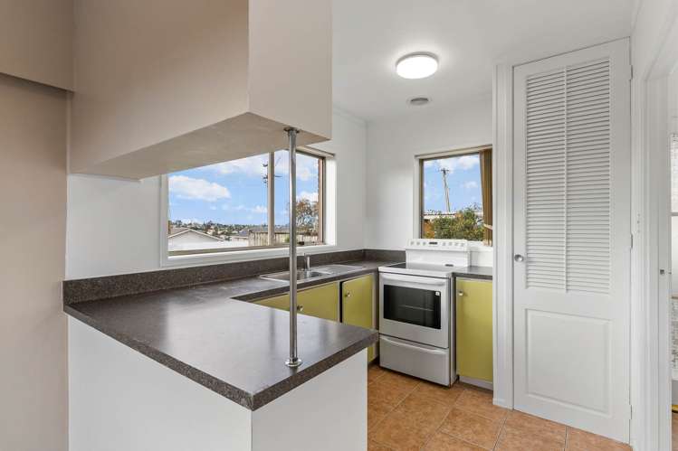 1/2 Cheval Drive Totara Vale_8