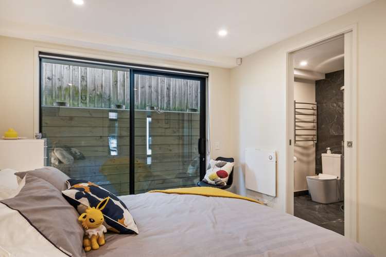 2/2 Matatua Road Raumati Beach_15