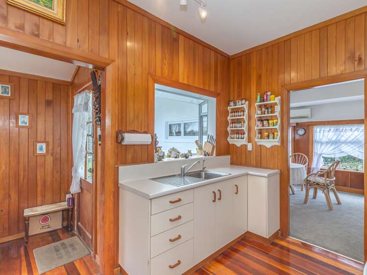 50 Painua Road Hokio Beach_5