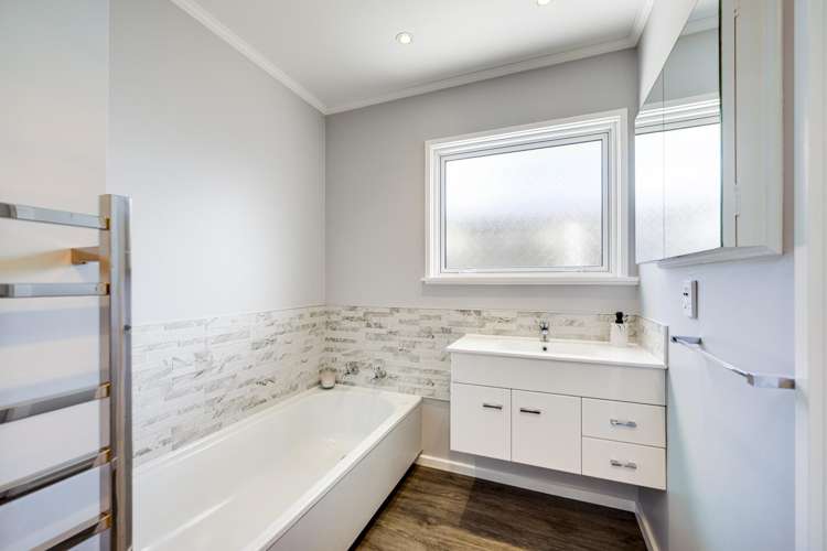 35 Holyrood Street Taradale_14