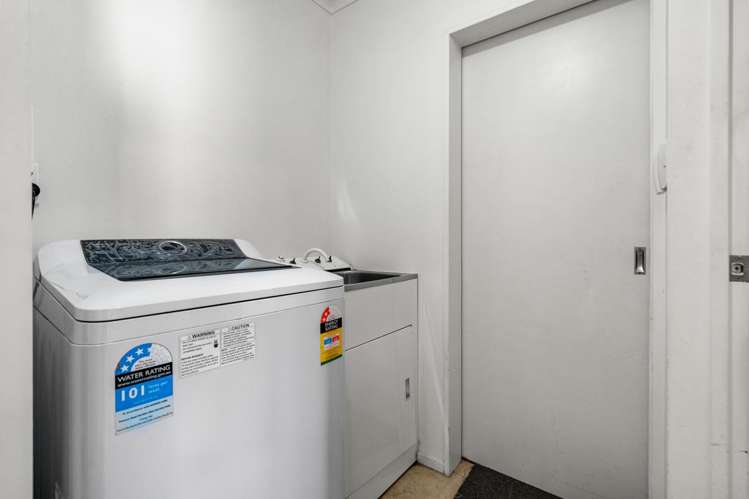 14/12A Tironui Station Road East Takanini_14