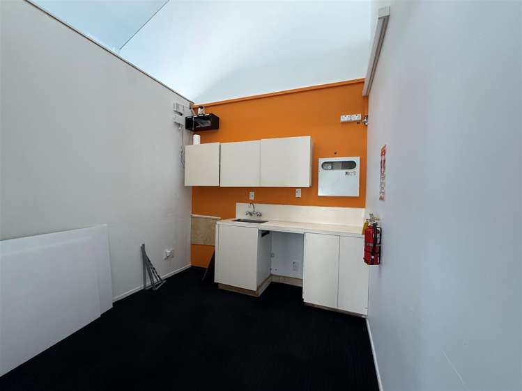 Shop 10, 22 Bay Road Kilbirnie_5