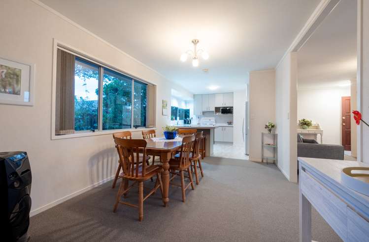 30 Pinewood Grove Botany Downs_22