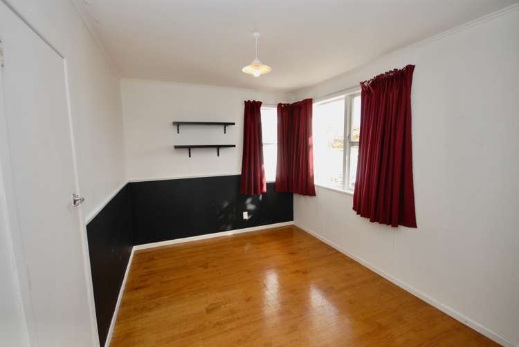 64 Selwyn Cres Forrest Hill_12