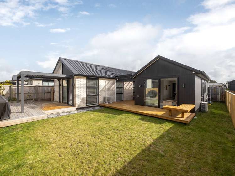 19 Inuwai Street Glenview_22