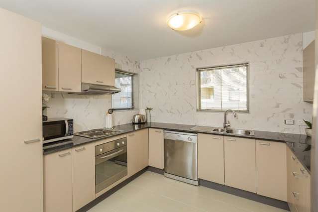 2j/12 Morning Star Place Mount Albert_1