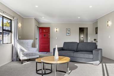 2/7 Kathleen Place_3