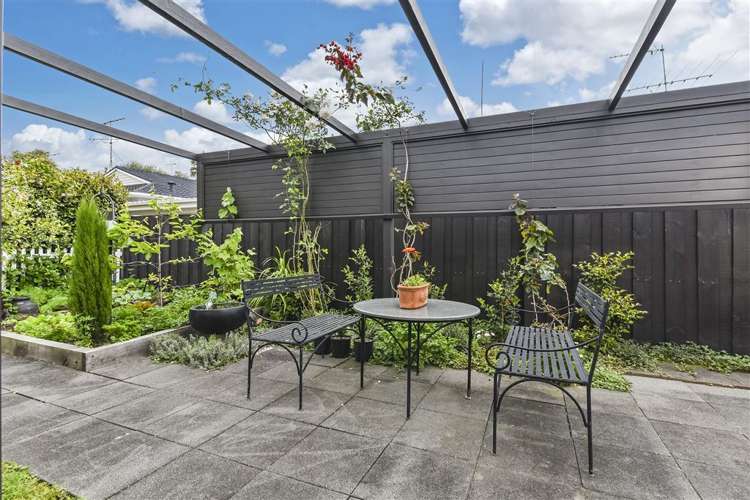 2/20 Alma Road Milford_5