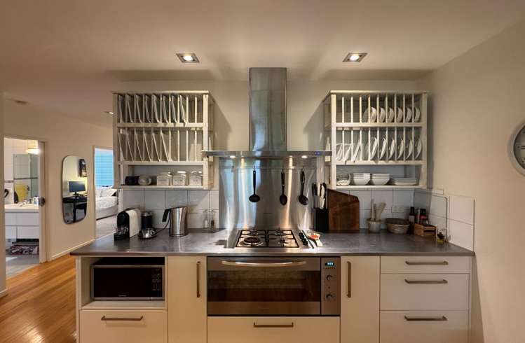 10/25 The Strand Onetangi_5