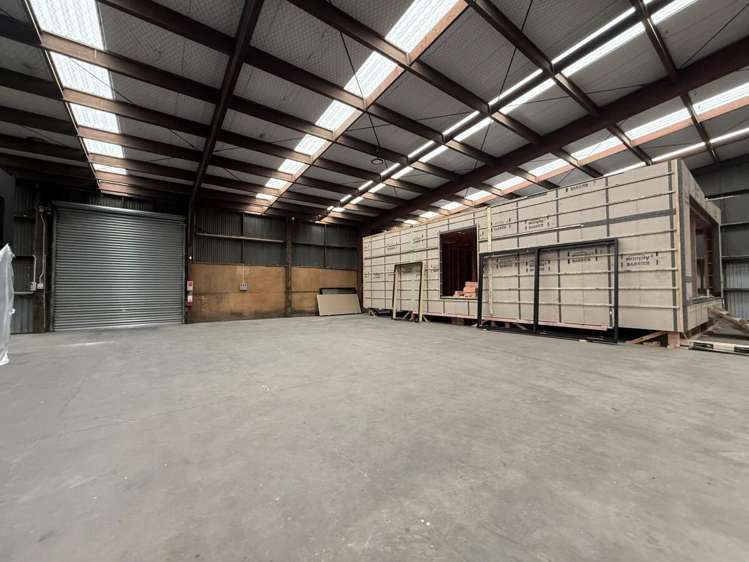 156E Main road Kumeu_7