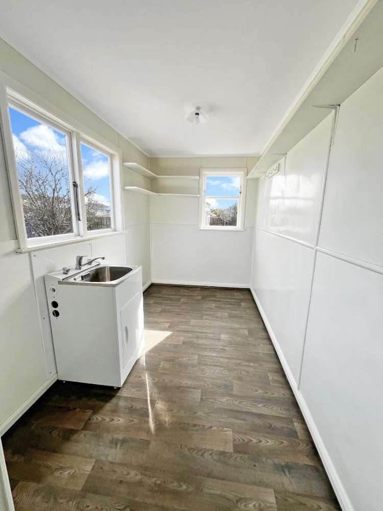 52 Devon Crescent 10985_5