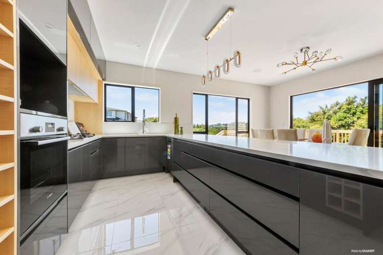 22 Castlebane Drive Flat Bush_7