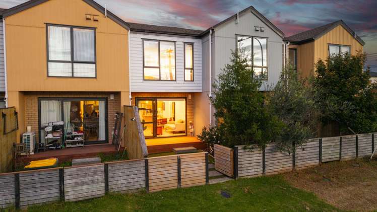 5/1A Royal View Road Te Atatu South_12