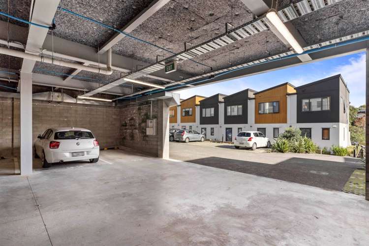 23/18 Hewlett Road Massey_12