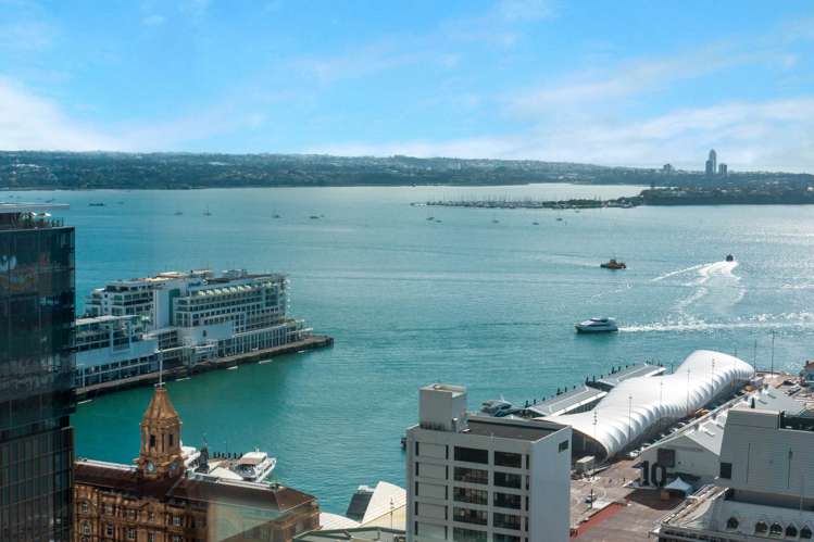 2801/10 Commerce Street City Centre_9