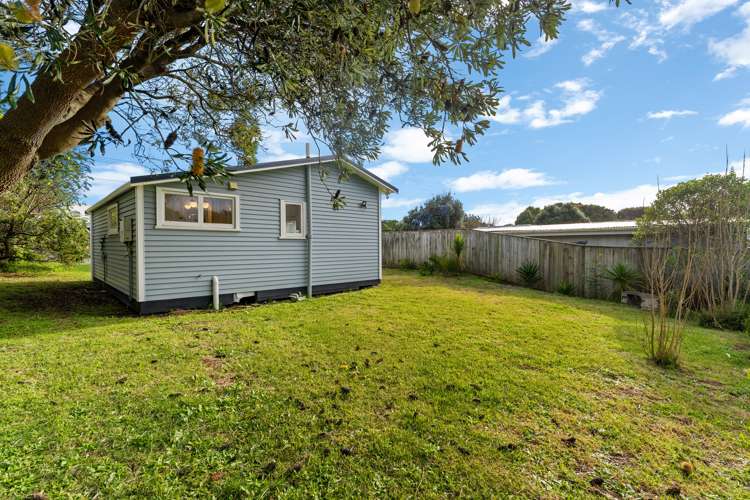 6 Kapiti Lane Otaki Beach_21
