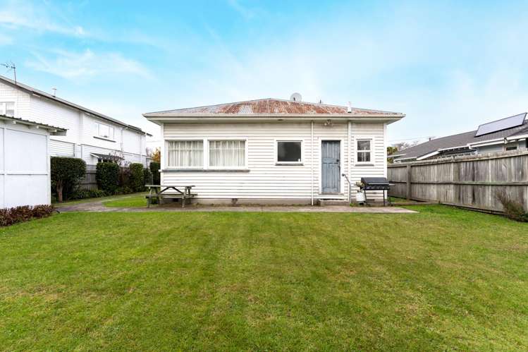 46 St Andrews Square Strowan_6