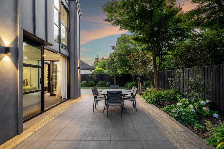 22A Wroxton Terrace Merivale_26