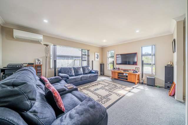 5 Poppy Watts Grove Stokes Valley_1