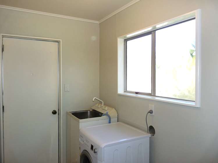 8 Lord Auckland Road Wakefield_14