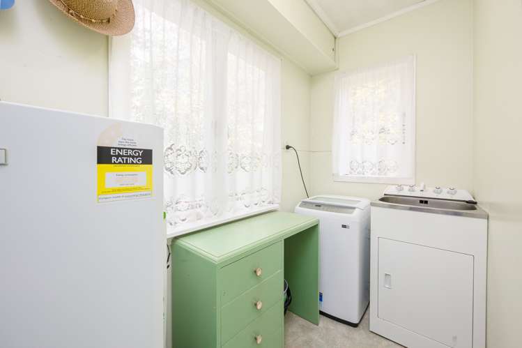 27 Cornel Circle Snells Beach_10