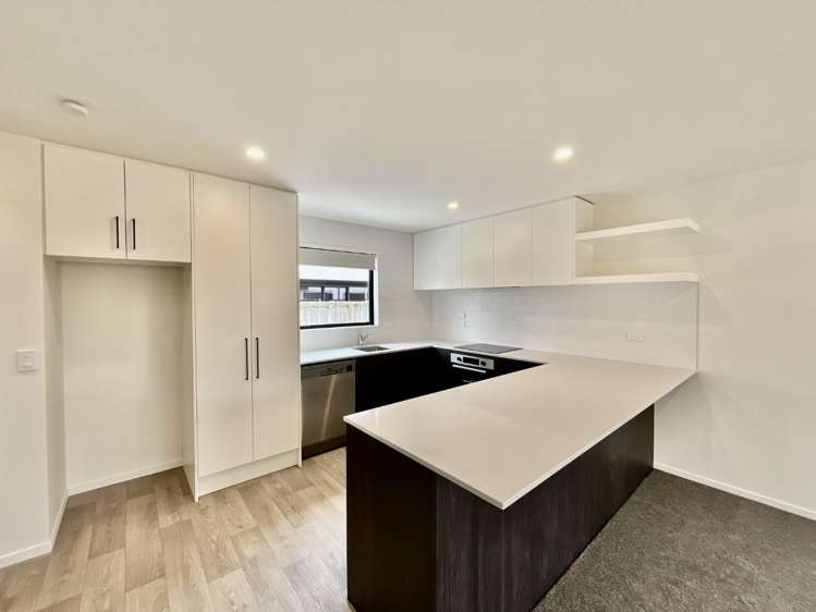 2/27 Evesham Crescent 10222_1