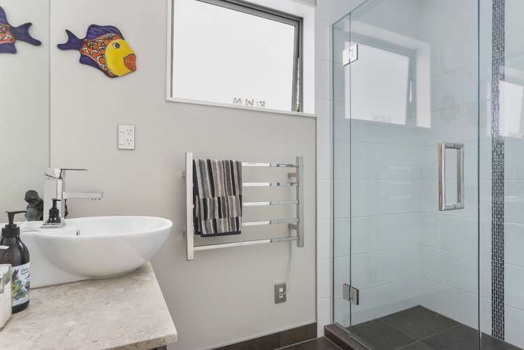 8/8 Wilk Lane Browns Bay_11