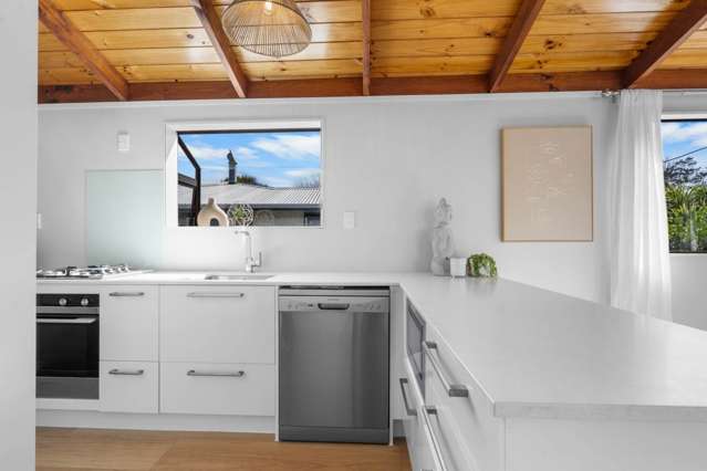 16 Parakai Avenue Parakai_4