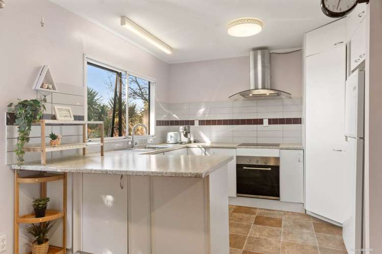 2/601 Glenfield Road_2