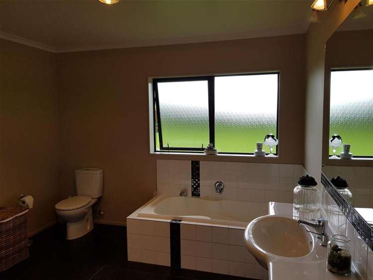 96 Jumna Road Maungaturoto_11