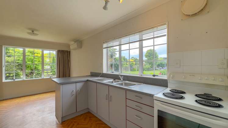 1694 East Coast Road Whakatiwai_11