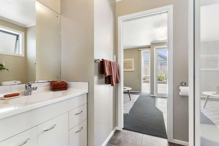 6 Brennan Avenue Te Atatu Peninsula_15