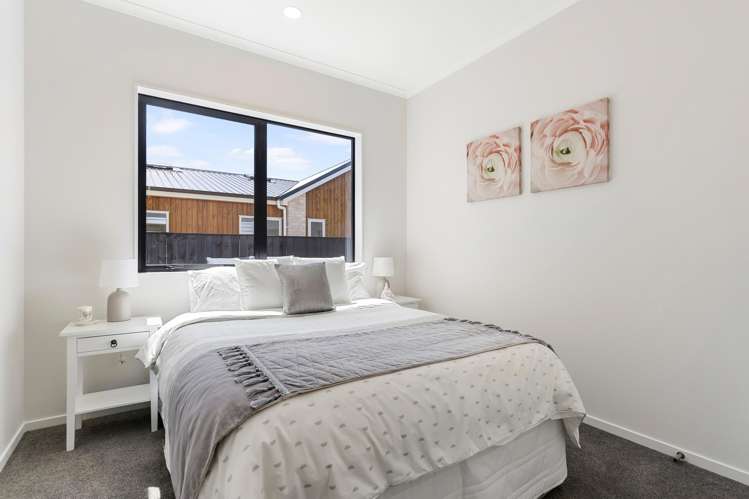 9 and 13 Arahi Road Clevedon_16