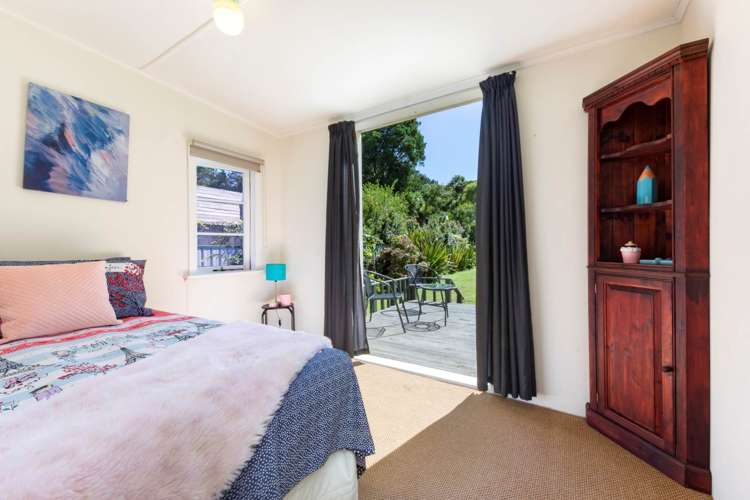 1220 Huia Road Huia_8