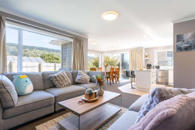 10 Larsen Crescent Tawa_1