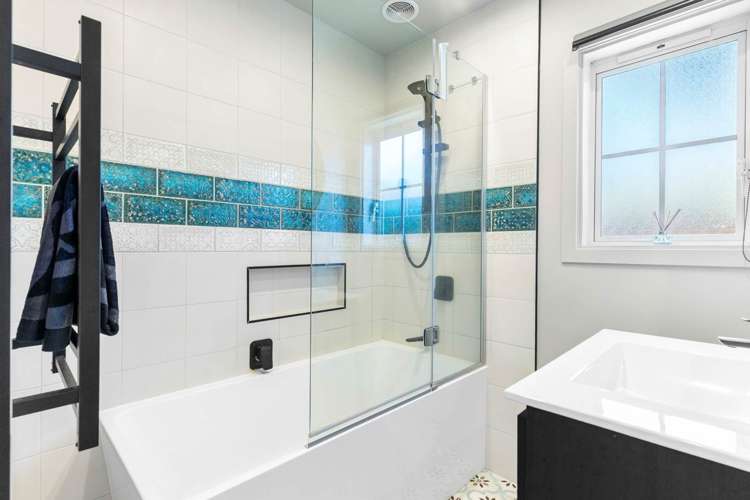 2 Buchanan Road Kingseat_9