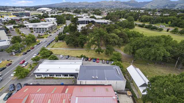 U2,  U3/21 Birmingham Drive Middleton_3