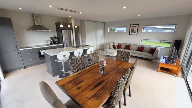 127 Karo Drive Matarangi_1