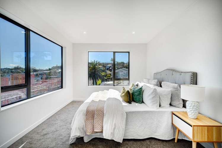 2/4 Powrie Street Glenfield_13