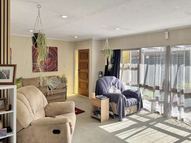 802 Queen Street West 10482_1