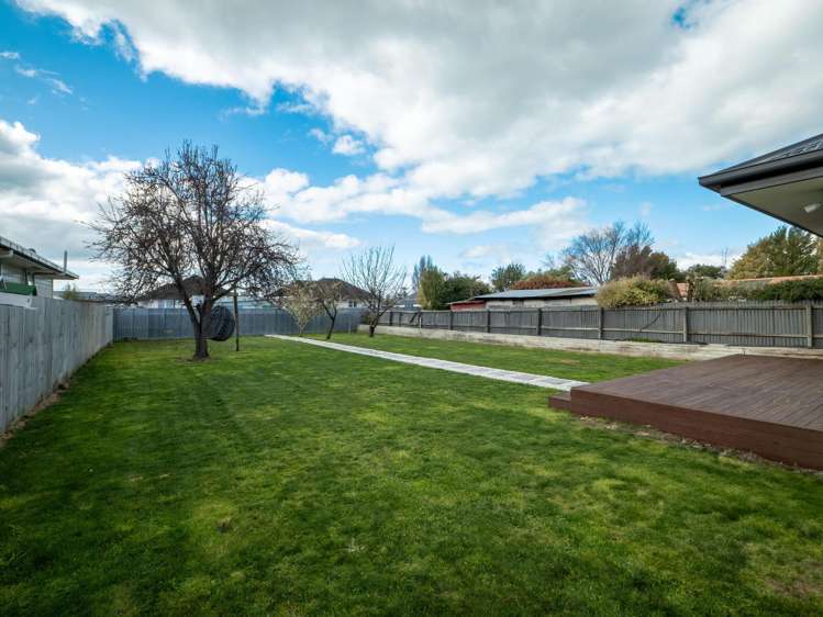 207 Breezes Road Aranui_21