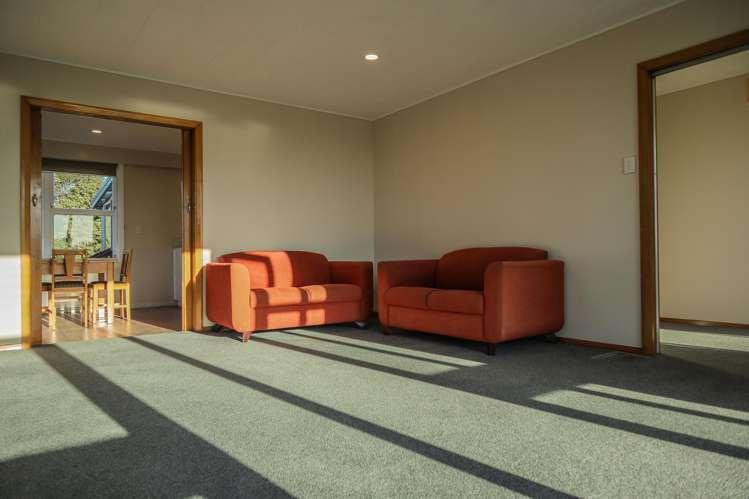 32 Domett Esplanade Cobden_3