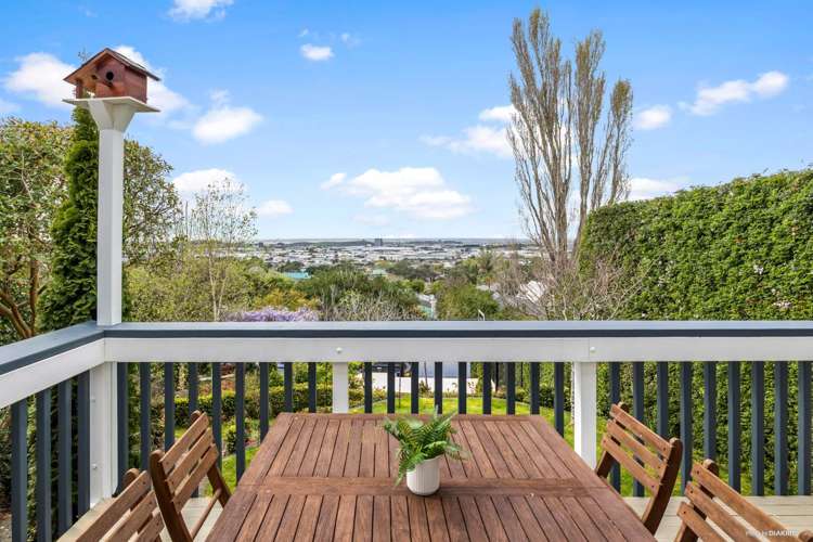 39 & 39A Ngatiawa Street One Tree Hill_5