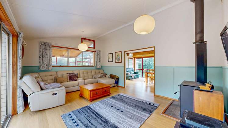 15 Mangotahi Road_5