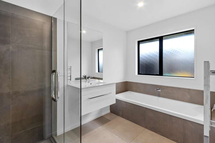 7 Bronco Drive Aidanfield_21